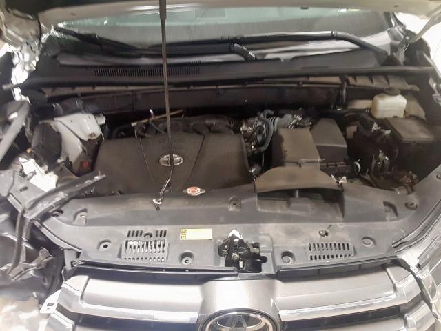 Toyota Highlander Limited Platinum Image 10